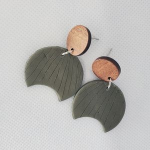 Handmade clay earrings olive and wood